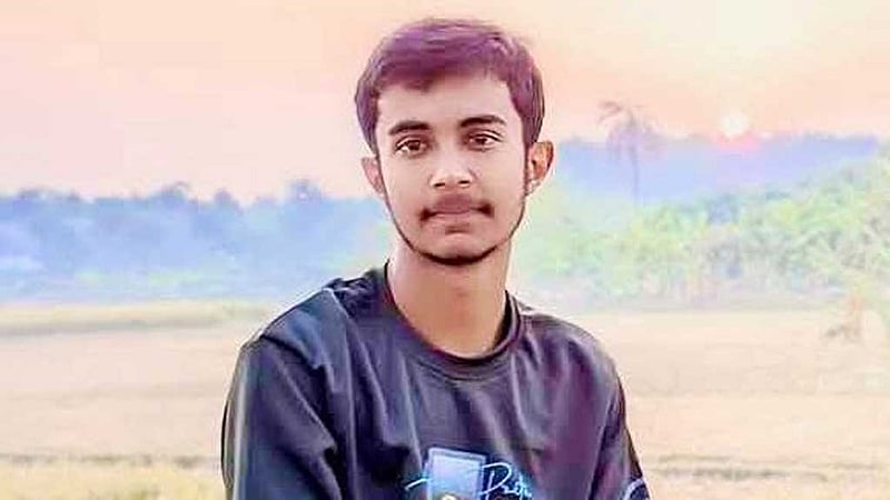 নাটোরে বর্ষবরণের সময় ছাদ থেকে পড়ে স্কুলছাত্রের মৃত্যু
