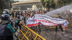 'আদিবাসী চিত্রকর্ম': হামলার প্রতিবাদে মিছিল 'ছত্রভঙ্গ' করল পুলিশ