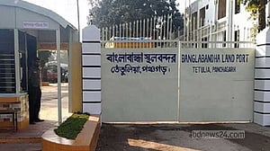 বাংলাবান্ধা দিয়ে নেপালে গেল ৪২ টন আলু