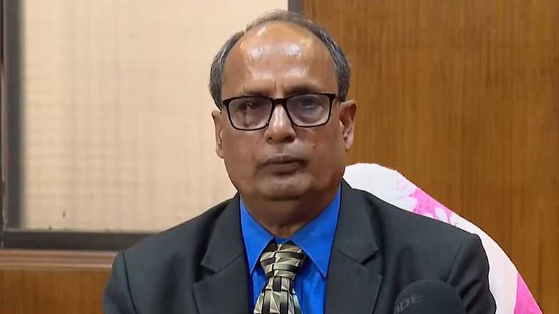 আলাদা প্রতিষ্ঠানিক কাঠামোর পরই ৭ কলেজে ভর্তি: ঢাকা কলেজ অধ্যক্ষ