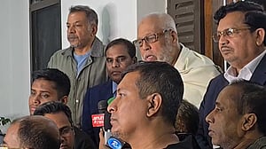 গভীর রাতে রেলের কর্মবিরতি প্রত্যাহার
