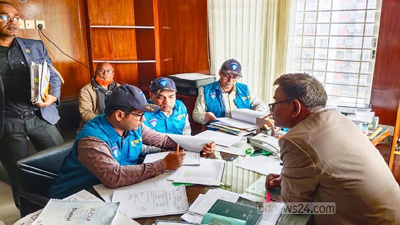 সেচের অপারেটর নিয়োগে ‘দুর্নীতি’: বিএমডিএর দপ্তরে দুদকের অভিযান