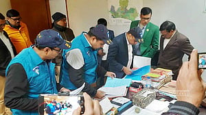 আন্দোলনে ক্ষতিগ্রস্ত রাজশাহী নগর ভবনে সংস্কারকাজে ‘ঘাপলা’ দেখছে দুদক