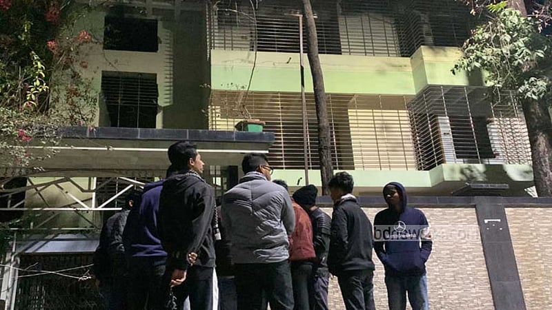 সাবেক মেয়রের পরিত্যক্ত বাসায় ‘সমন্বয়ক’ পরিচয়ে কলেজছাত্রকে আটকে মুক্তিপণ দাবি