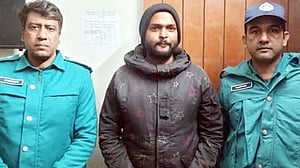রংপুরে হত্যা মামলার আসামি ছাত্রলীগ নেতা অস্ত্রসহ গ্রেপ্তার