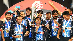 দুই ট্রফি নিয়ে রংপুরে উৎসব করবে রংপুর রাইডার্স