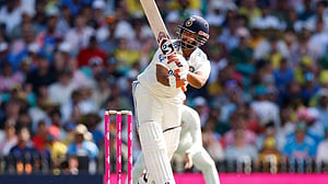 ১৫ উইকেটের নাটকীয় দিনে বিস্ফোরক পান্ত আর দুর্দান্ত বোল্যান্ড