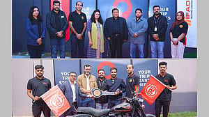 প্রি-বুক করা রয়্যাল এনফিল্ডের হস্তান্তর শুরু