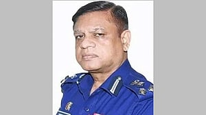 এসবির নেতৃত্বে গোলাম রসুল, নতুন দায়িত্ব পেলেন ৭৪ এসপি