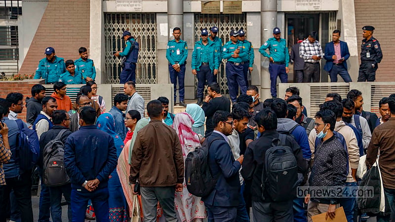 ৪৩তম বিসিএস: সচিবালয়ে বাদ পড়া প্রার্থীরা, চান নিয়োগ