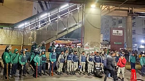 চিকিৎসা নিয়ে ‘মনোমালিন্য’, শাহবাগের সড়কে আন্দোলনে আহতরা