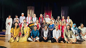 ‘এসো সুতোর কাব্য গাথি ধ্রুপদী ফোঁড়ে’