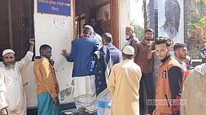 শরীয়তপুরে এজলাস সংকটে বাড়ছে মামলাজট, ভোগান্তিতে বিচারপ্রার্থীরা