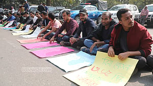 সারদায় সমাপনী কুচকাওয়াজের প্রস্তুতি, ঢাকায় আমরণ অনশনে চাকরিহারা এসআইরা