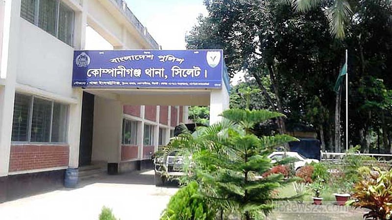 ট্রাককে পাশ কাটাতে গিয়ে ট্রাক্টরের নিচে, বাইক আরোহীর মৃত্যু