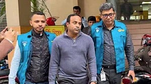 প্লট বরাদ্দে ‘অনিয়ম’: আবাসন পরিদপ্তরের কর্মচারী কারাগারে