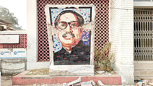 এবার রাতের আঁধারে ভাঙা হল ভুঞাপু‌রে বঙ্গবন্ধুর ম্যুরাল