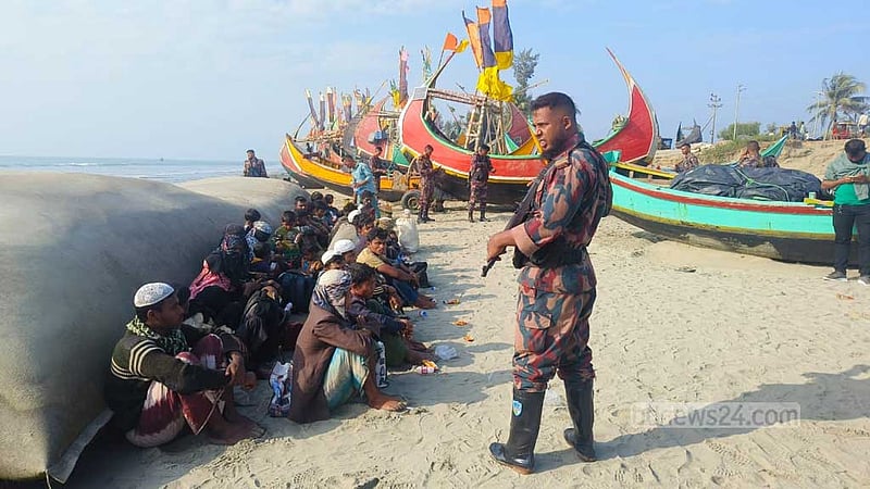 টেকনাফে সাগরপথে অনুপ্রবেশকালে ৩৬ রোহিঙ্গা উদ্ধার