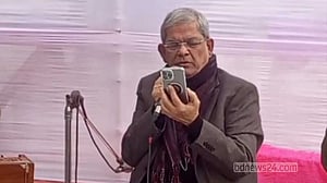 বন্ধুদের মিলনমেলায় রবীন্দ্রনাথ ঠাকুরের ‘নির্ঝরের স্বপ্নভঙ্গ’ আবৃত্তি করলেন মির্জা ফখরুল