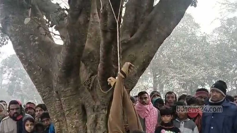 বাইক চুরির অভিযোগে যুবককে গাছে ঝুলিয়ে পিটিয়ে হত্যা
