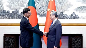 ঋণ পরিশোধের সময় বাড়িয়ে ৩০ বছর করতে ‘নীতিগতভাবে একমত’ চীন