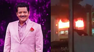 উদিত নারায়ণের বাসায় আগুন, কেমন আছেন গায়ক?
