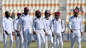 নিজেদের ফাঁদে ধরা পাকিস্তান, ৩৪ বছরের অপেক্ষার অবসান উইন্ডিজের