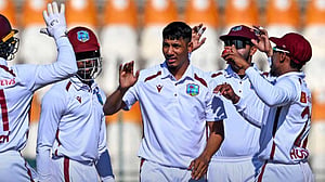 হ্যাটট্রিকসহ নোমানের ৬ উইকেট, রেকর্ড ২০ উইকেটের প্রথম দিনে পিছিয়ে পাকিস্তান