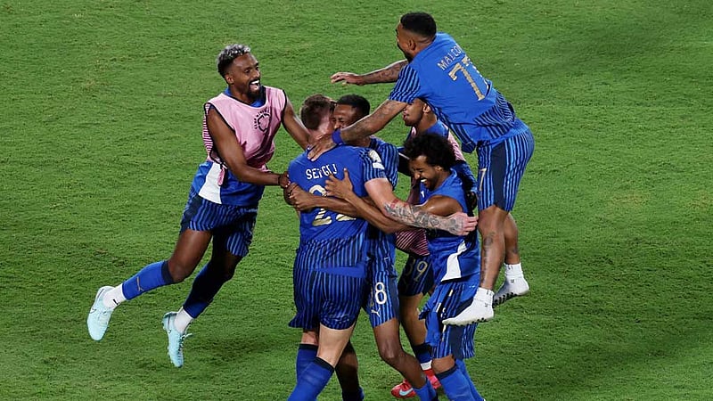 সাত গোলের রুদ্বশ্বাস লড়াইয়ে ম্যান সিটিকে বিদায় করে আল হিলালের চমক