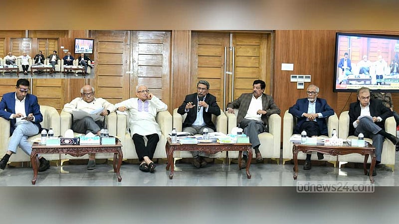 জাতীয় সনদের খসড়া সোমবার যাবে দলগুলোর হাতে