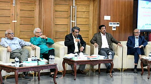 সাংবিধানিকভাবে সমতার মর্যাদায় নারীকে অধিষ্ঠিত করা প্রয়োজন: আলী রীয়াজ