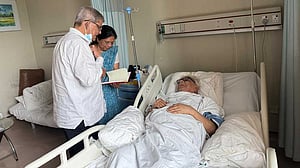 বদরুদ্দীন উমরকে দেখতে হাসপাতালে ফখরুল