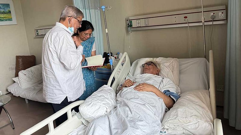 বদরুদ্দীন উমরকে দেখতে হাসপাতালে ফখরুল