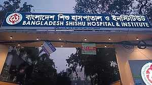শিশু হাসপাতালের বেজমেন্টের আগুন নিয়ন্ত্রণে
