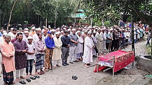 মাইলস্টোনের আয়া মাসুমাকে ভোলায় দাফন
