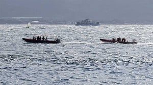 ইন্দোনেশিয়ায় সাগরে নৌকা উল্টে নিখোঁজ ১১