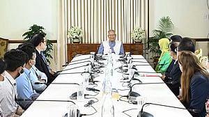 বিদেশি চিকিৎসা দলের প্রতি প্রধান উপদেষ্টার কৃতজ্ঞতা
