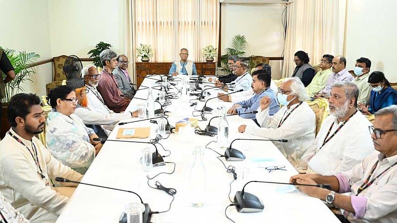 আরও এক ডজন দলের সঙ্গে বৈঠকে ইউনূস
