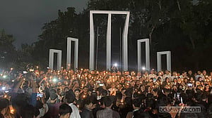 জুলাইয়ের প্রথম প্রহরে ছাত্রদলের মোমবাতি প্রজ্বালন