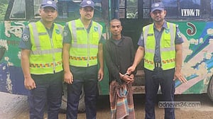 ৯৯৯-এ ফোনে বাস চোর আটক করল কুমিল্লা হাইওয়ে পুলিশ