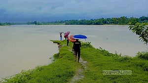 ঘণ্টায় ১০ সেন্টিমিটার করে বাড়ছে গোমতীর পানি, বন্যার সতর্কতা