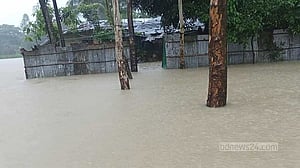 কক্সবাজারে টানা বৃষ্টিতে ৮০টির বেশি গ্রাম প্লাবিত