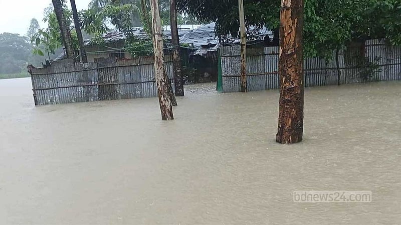 কক্সবাজারে টানা বৃষ্টিতে ৮০টির বেশি গ্রাম প্লাবিত