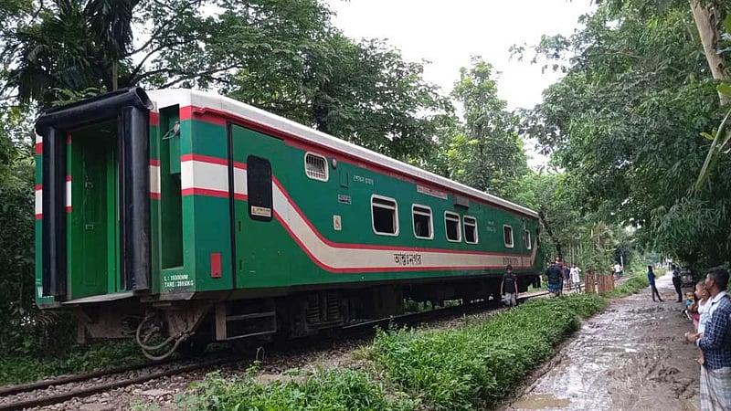 বগি রেখেই চলে গেল ‘কক্সবাজার এক্সপ্রেস’
