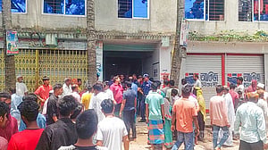 কুমিল্লায় মা ও ছেলে-মেয়েকে পিটিয়ে হত্যা