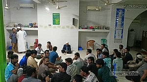 কুমিল্লায় পদত্যাগের দাবিতে অবরুদ্ধ অধ্যক্ষ, উদ্ধার করল পুলিশ