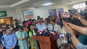 উড়োজাহাজ বিধ্বস্ত: বার্ন ইনস্টিটিউটে আট জনের অবস্থা 'সঙ্কটাপন্ন’