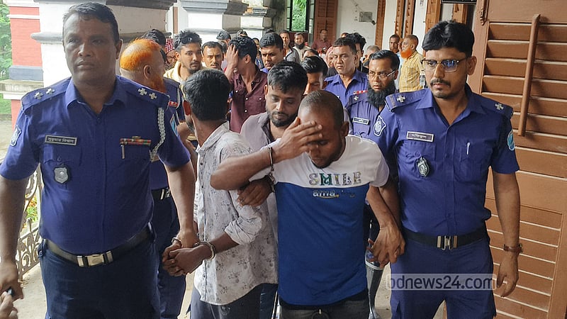 ফরিদপুরে চালককে হত্যা করে ইজিবাইক ছিনতাই, ৫ জনের প্রাণদণ্ড