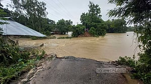 ফেনীতে বাঁধের ১৭ স্থানে ভাঙন, ৩০ গ্রাম প্লাবিত, বিদ্যুৎ বিচ্ছিন্ন