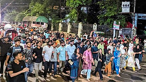 ঢাবিতে শিবির, ছাত্রদল ও গণতান্ত্রিক ছাত্র সংসদের বিক্ষোভ